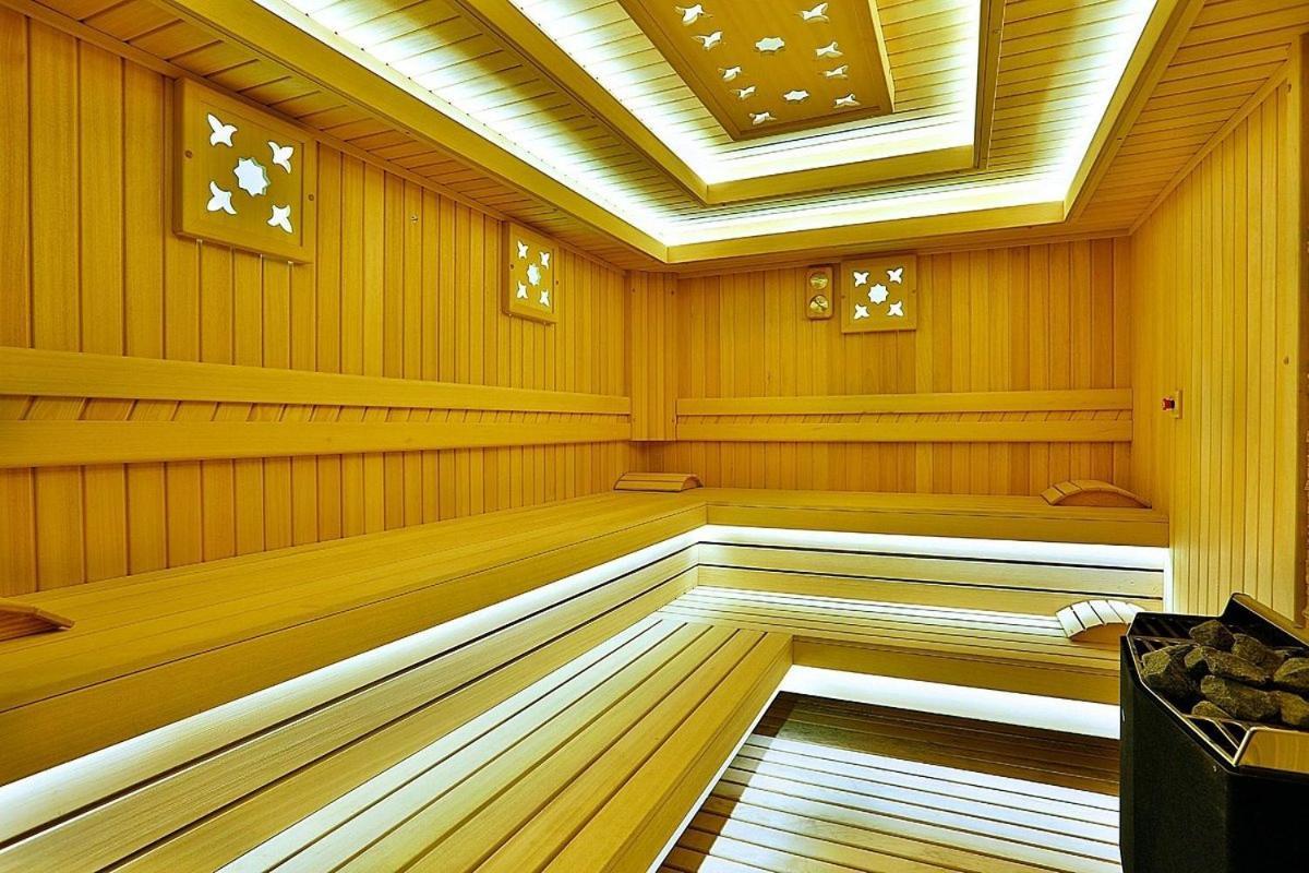 Emirhan Palace Hotel Istanbul Bagian luar foto