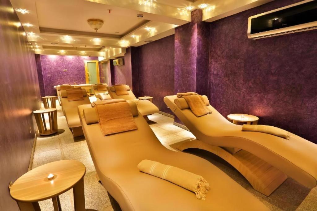Emirhan Palace Hotel Istanbul Bagian luar foto