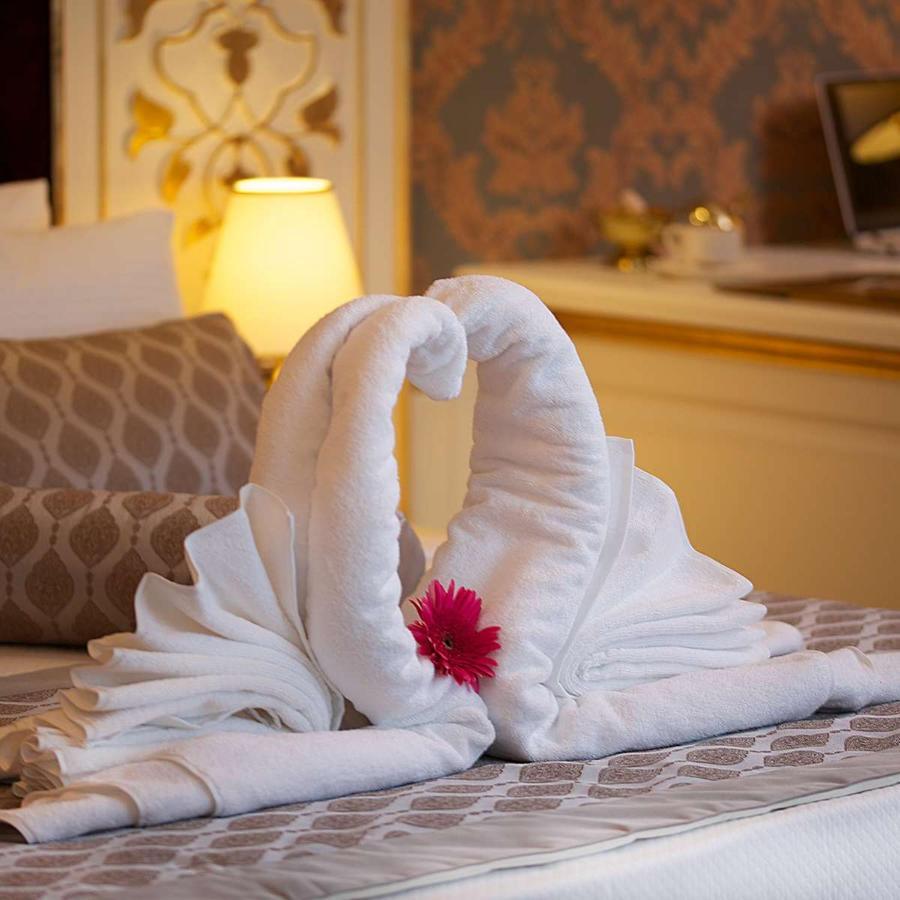 Emirhan Palace Hotel Istanbul Bagian luar foto